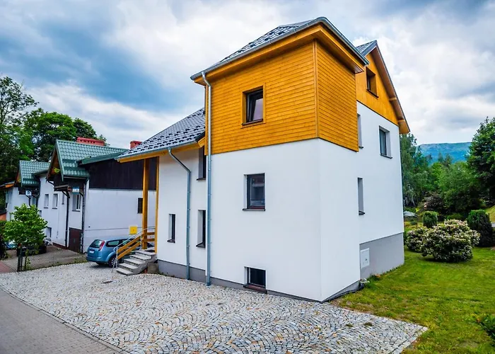 Czarny Jelen 게스트하우스 스클라르스카포렘바